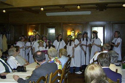 Guttstadter Singgruppe "Pozytywka" ("Die Spieldose") singt das Ostpreußenlied in Furth im Wald
